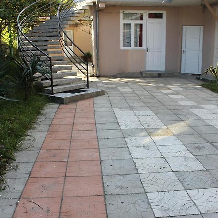 Iren Apartment Μπατούμι Εξωτερικό φωτογραφία